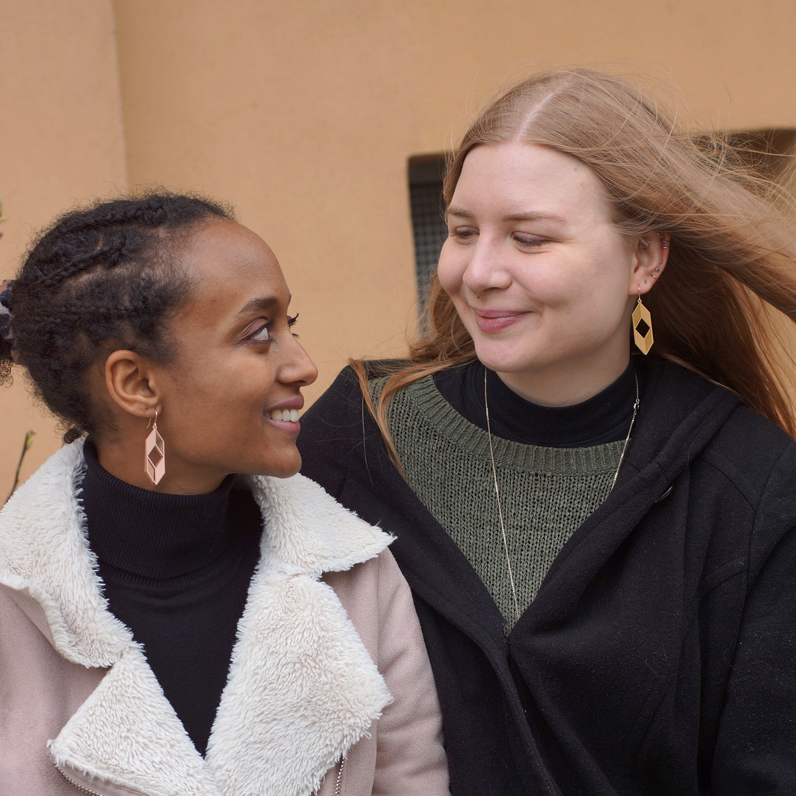 Lange geometrische Ohrhänger Edelstahl