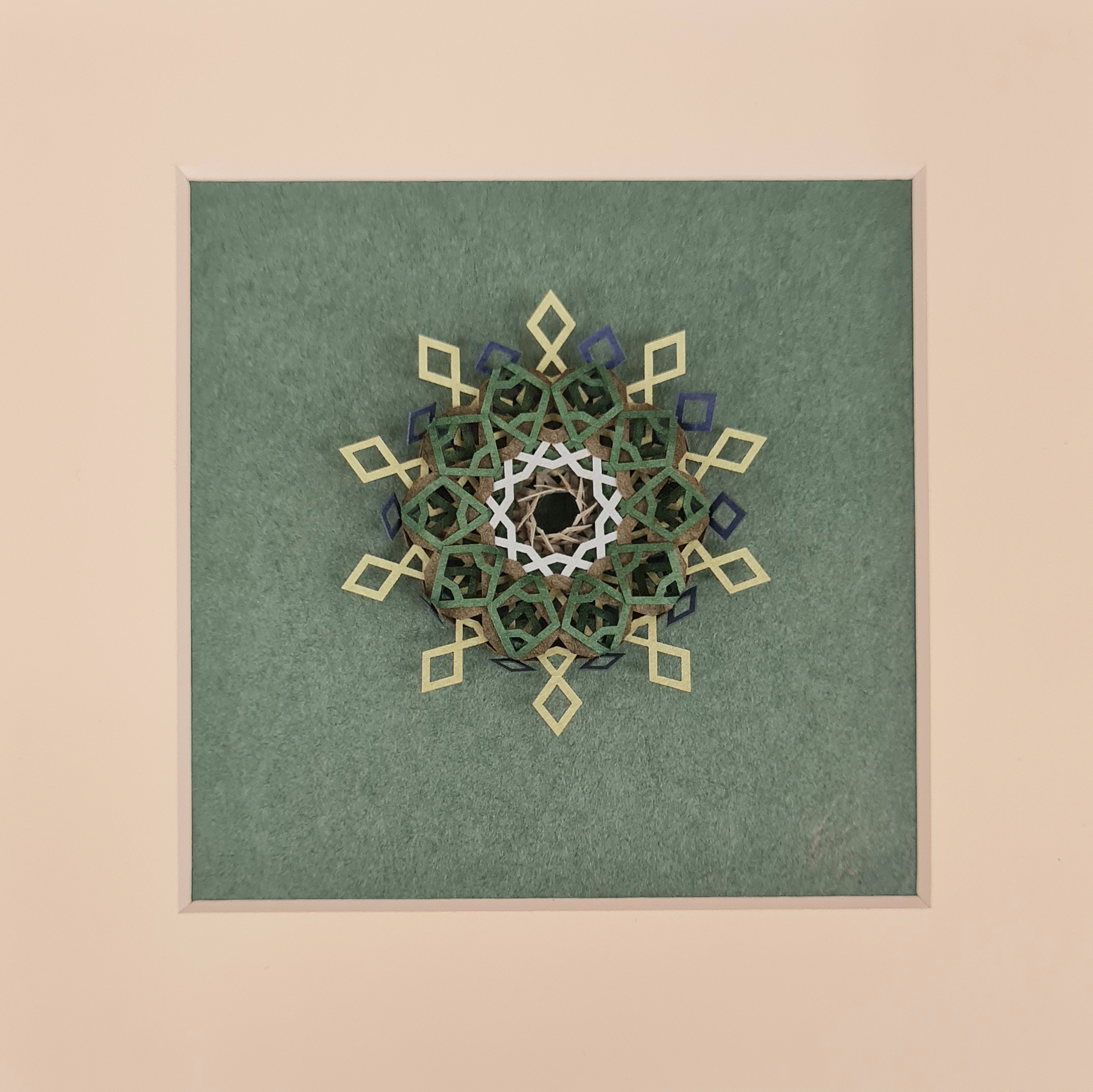 Little Bijou in frame V40