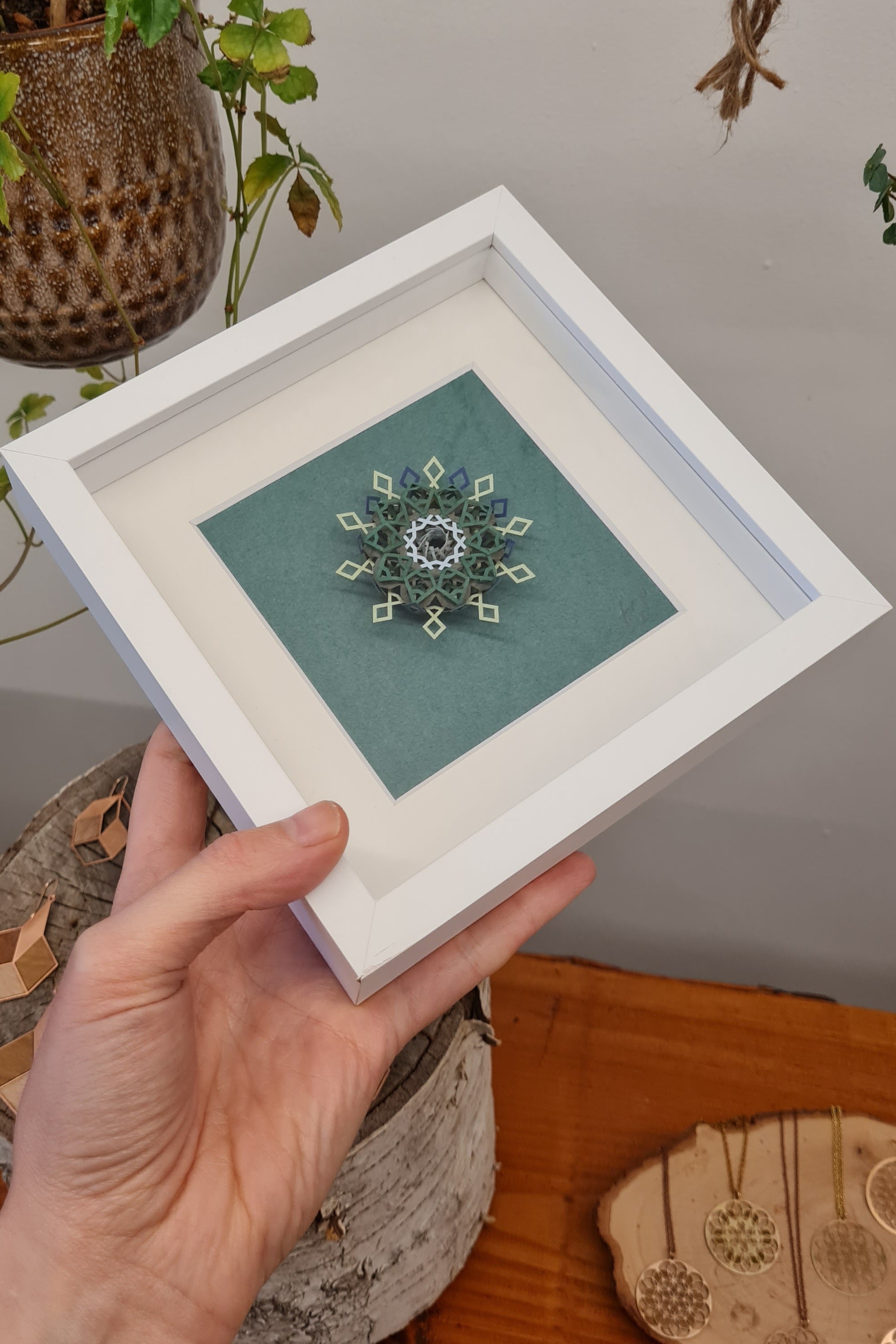 Little Bijou in frame V40