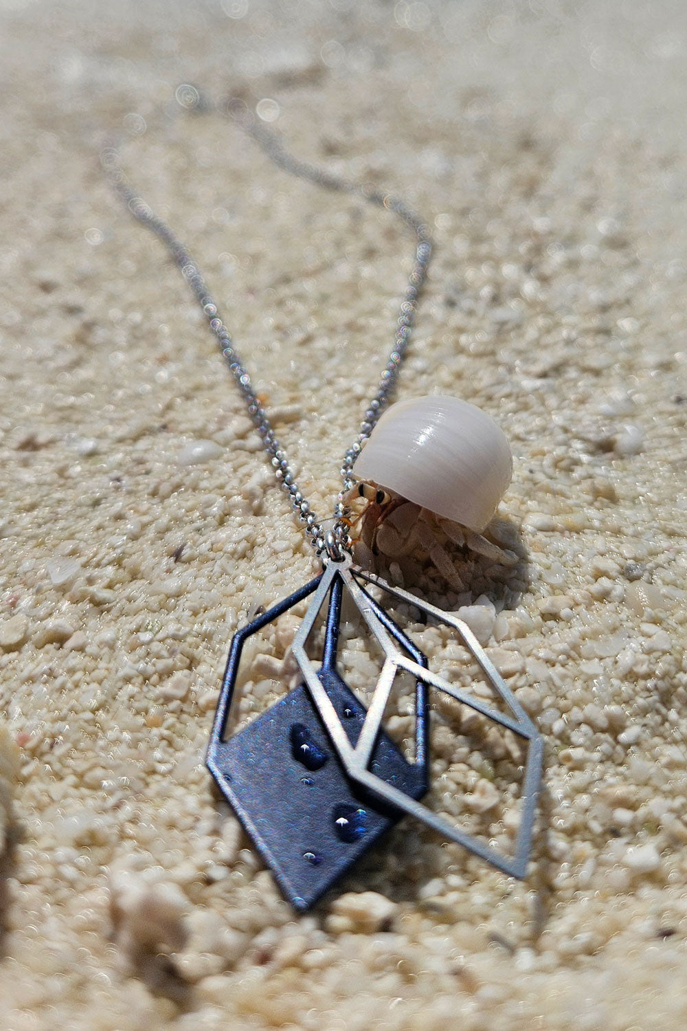 Geometrischer Anhänger Cubicum | silber/blau