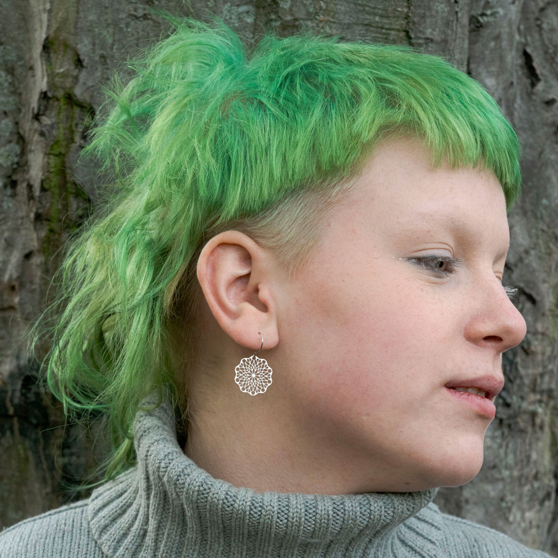 Filigrane Ornament Ohrringe vergoldet glänzend