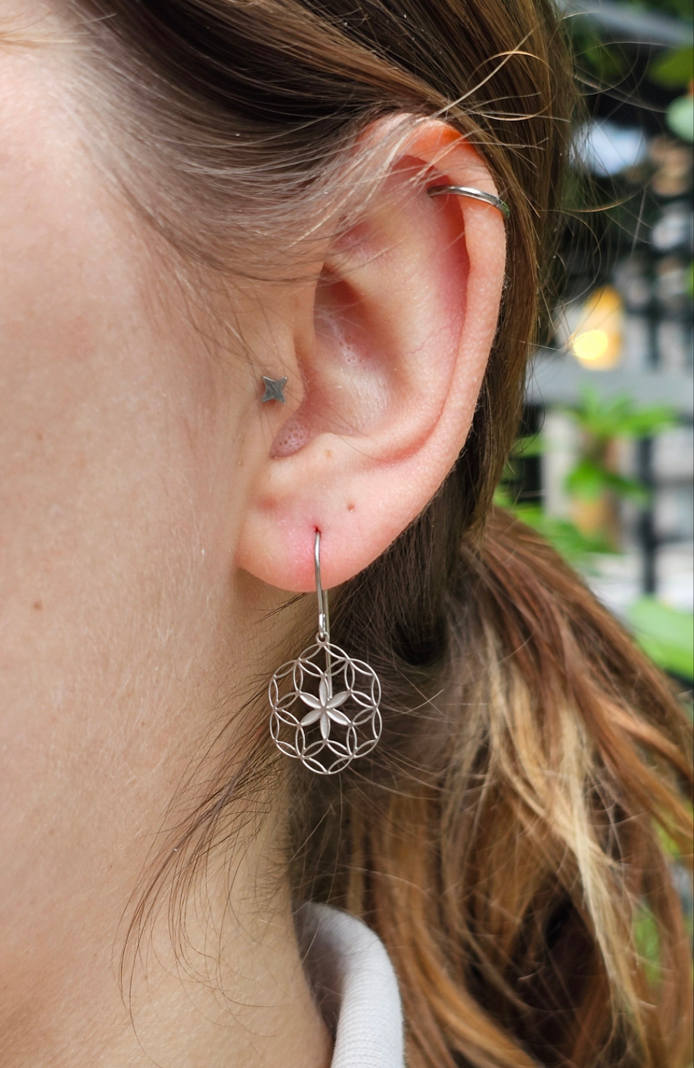 Ohrringe Seed of Life in Edelstahl Nahaufnahme