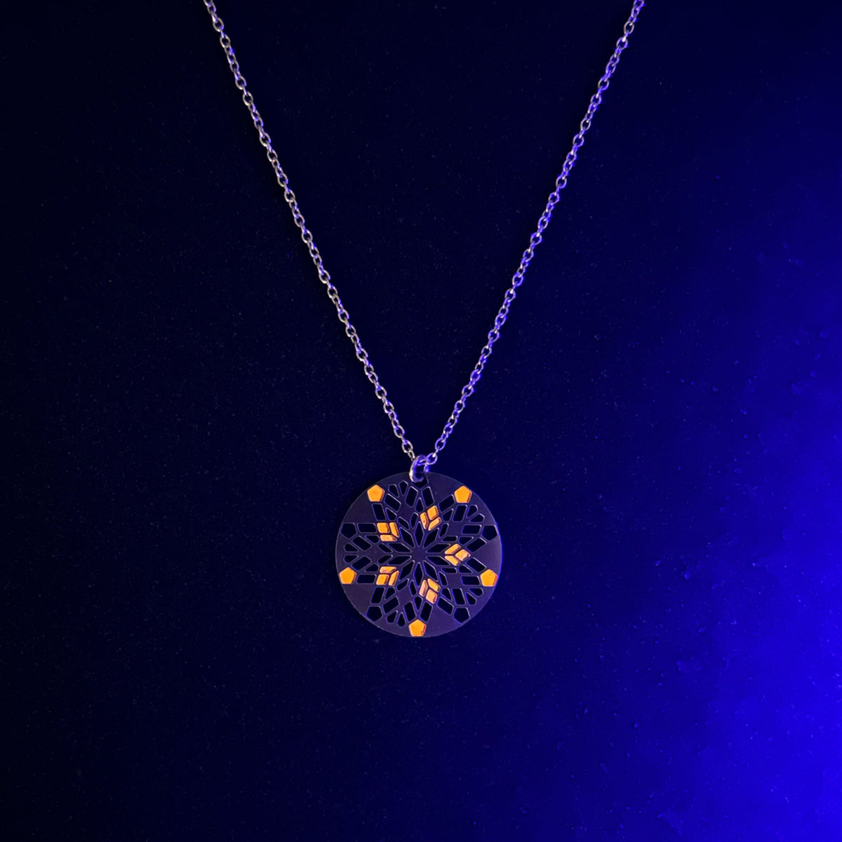 Runder Mandala Anhänger | fluoreszierend