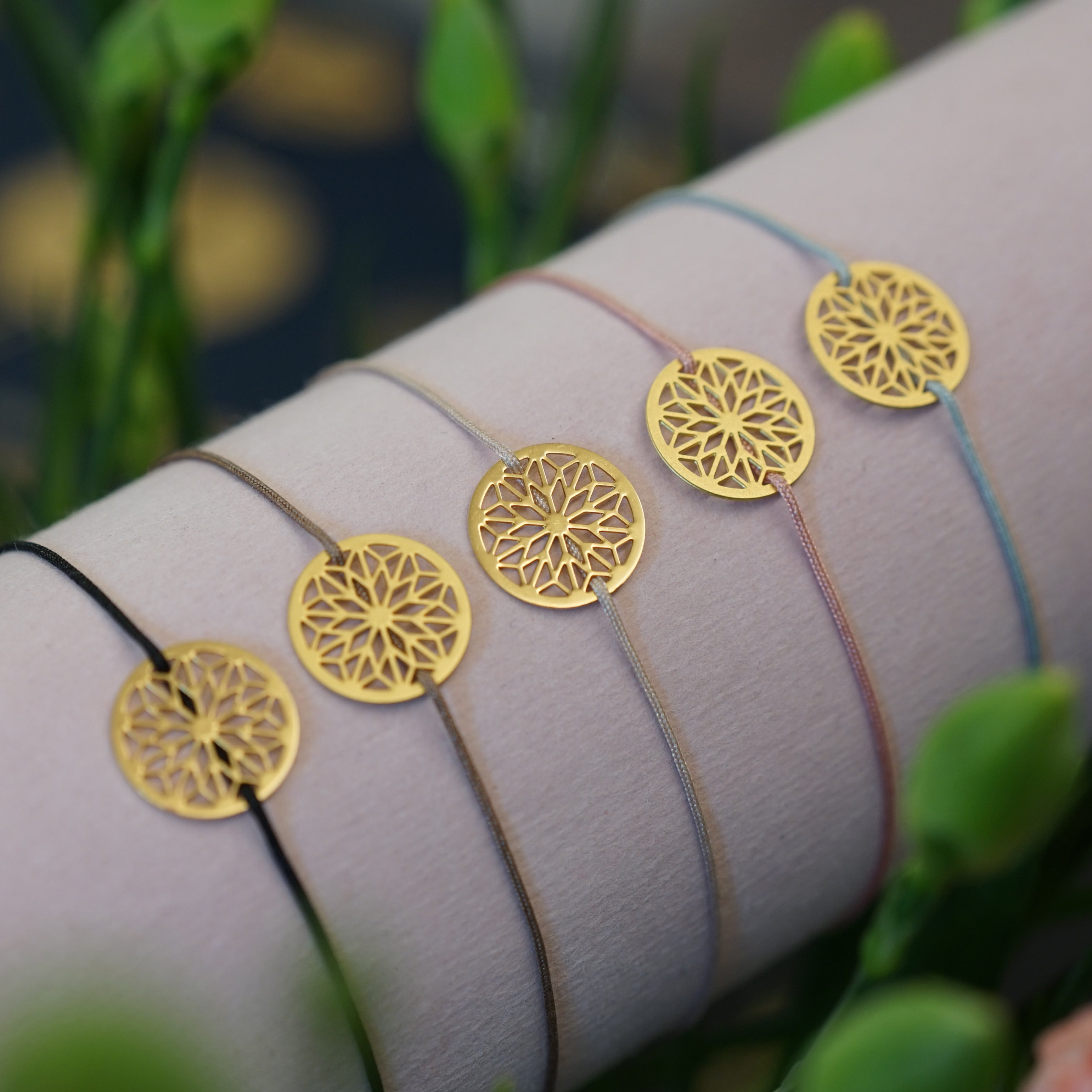 Armband mit Mandala Motiv vergoldet matt