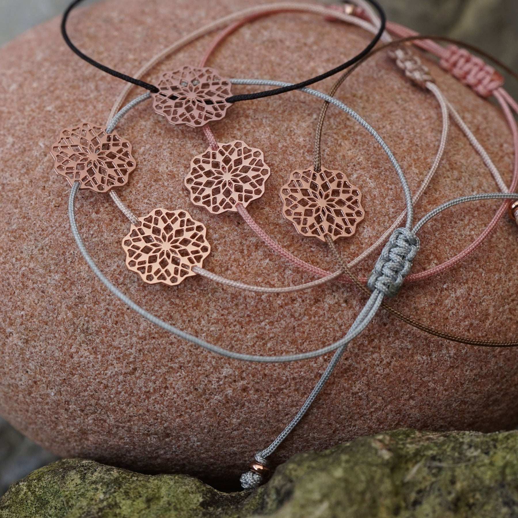 Armband mit floralem Motiv Roségold glänzend