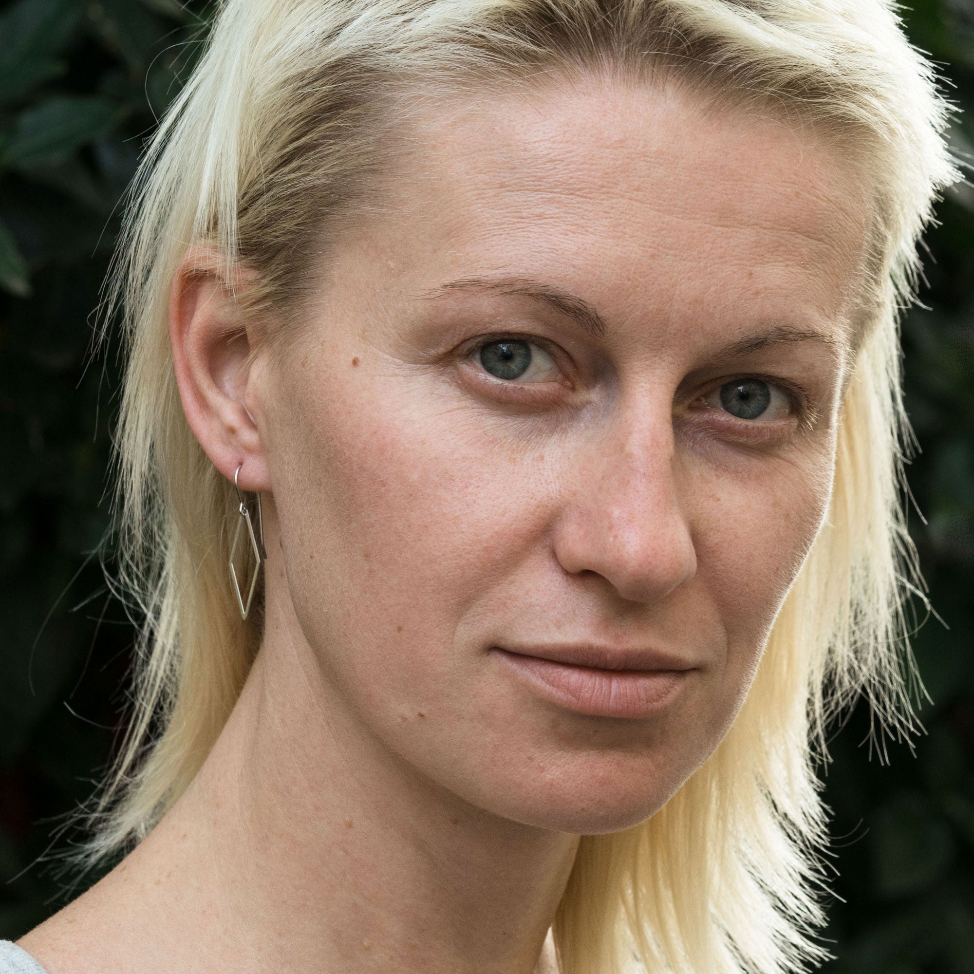 Puristische Ohrringe | vergoldet matt