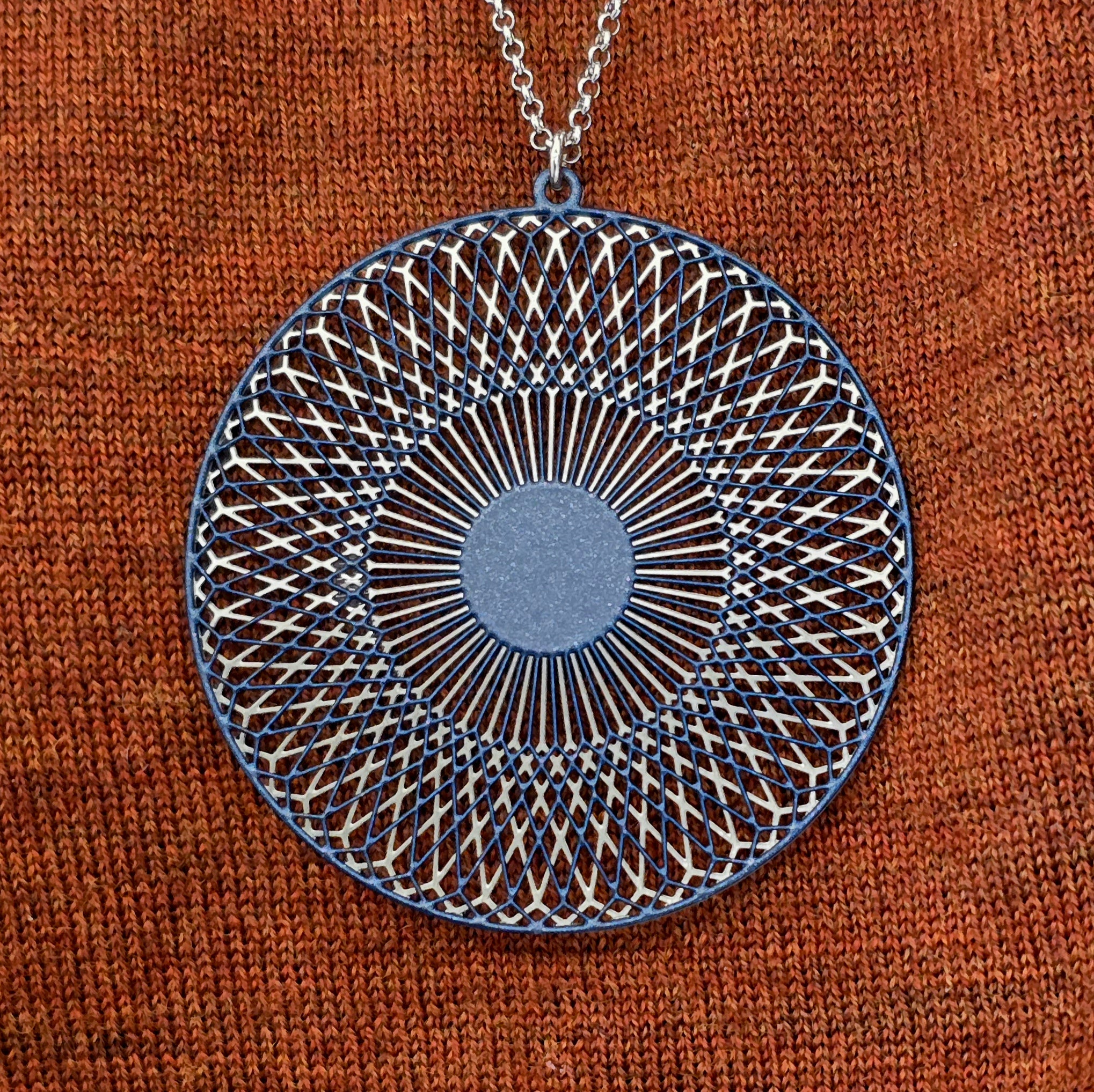 Halskette Sonnenrad Medium | blau/silber