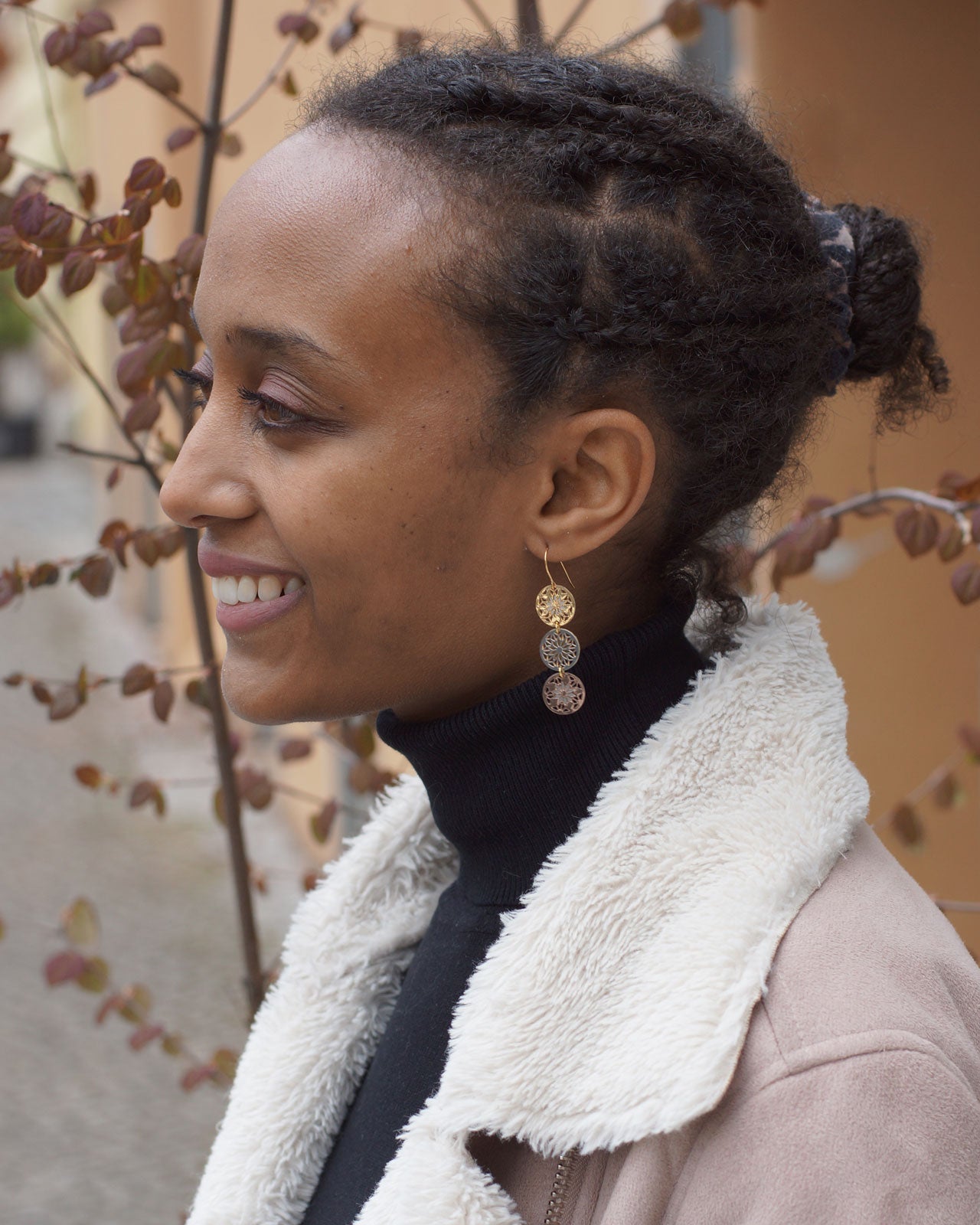 Lange florale Ohrhänger Bicolor schwarz/silber