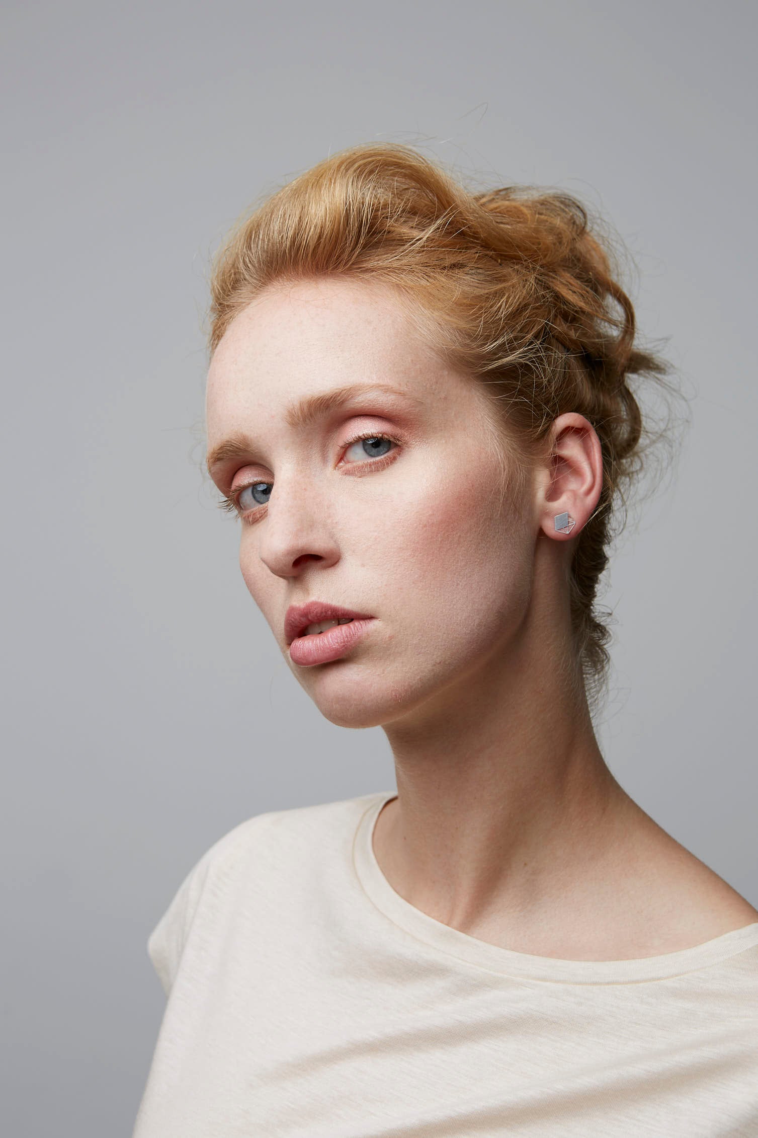 Geometrische Ohrstecker | schwarz