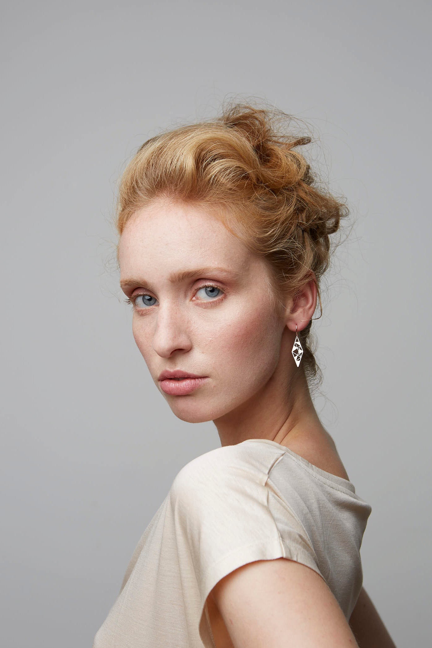 Kleine rautenförmige Ohrringe | Edelstahl