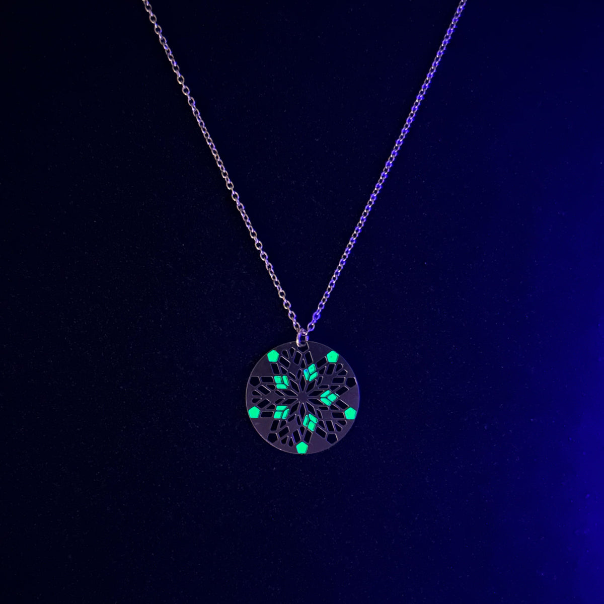 Runder Mandala Anhänger | fluoreszierend