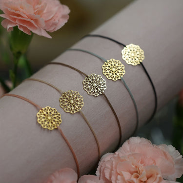 Armband mit floralem-Motiv